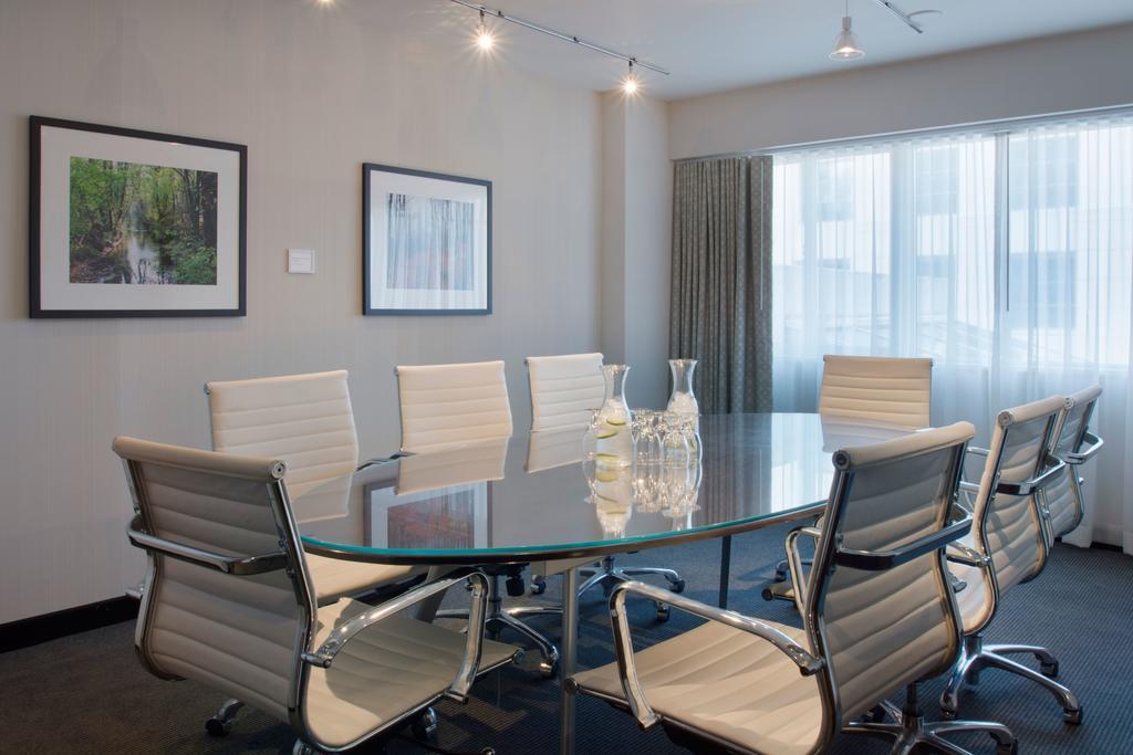 Hotel Murano Tacoma Exterior foto A meeting room at the firm's New York City headquarters